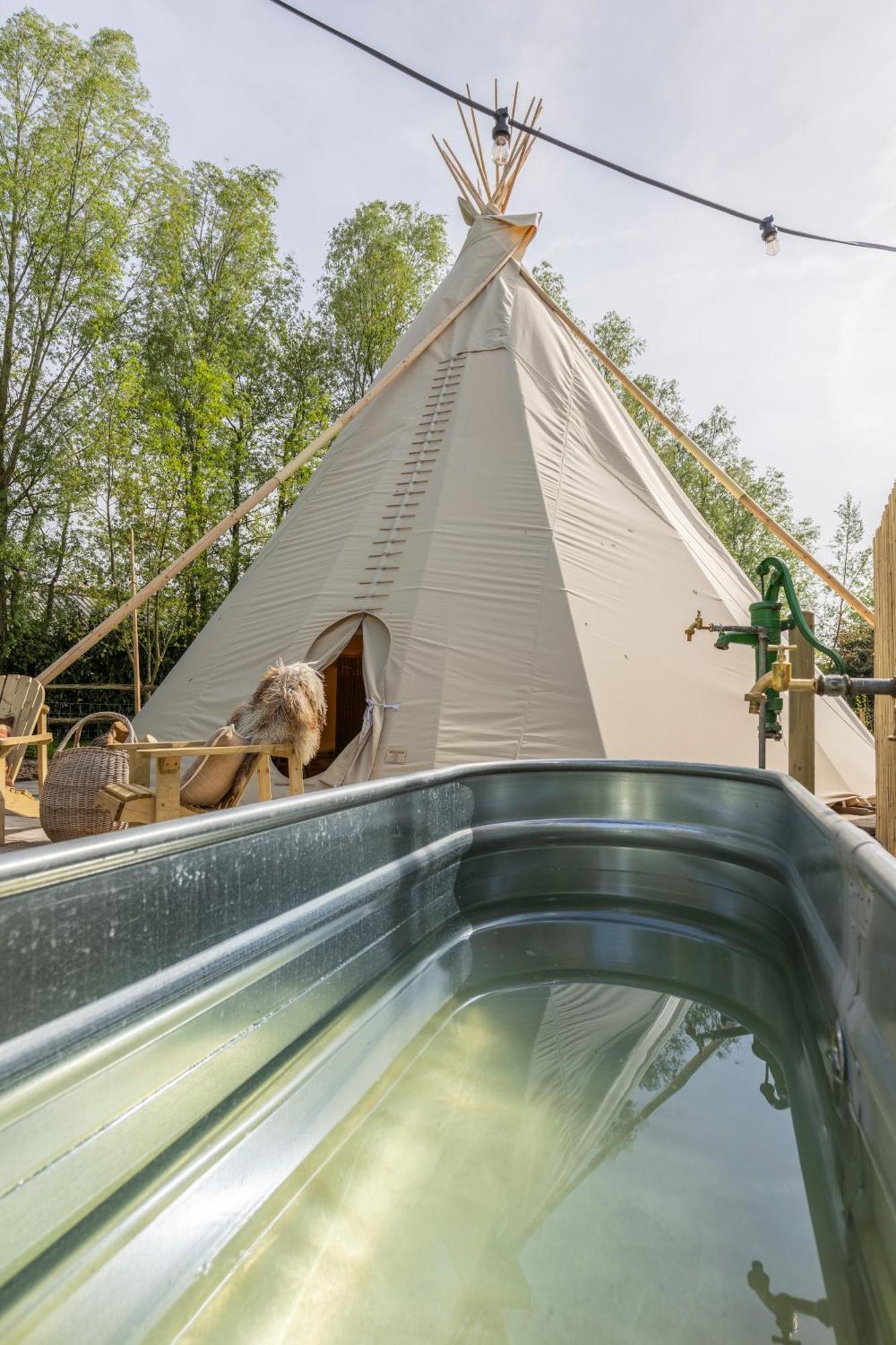 Отель Tipi Bo Deluxe Kaprijke Экстерьер фото